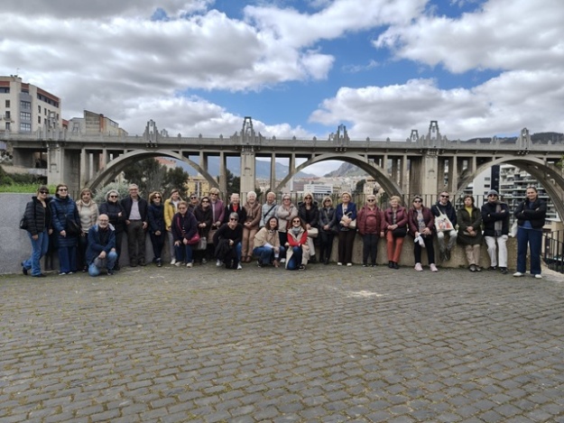Foto de grupo de la Visita Gent Gran Cuesta de las flores