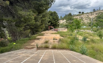 Grua treballant en la pista de BMX