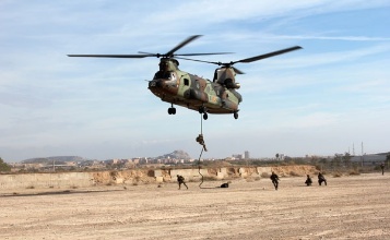 helicopter en les maniobres actuació MOE