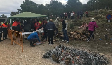 Foguera en la Romeria de Sant Antoni per rostir l'esmorzar