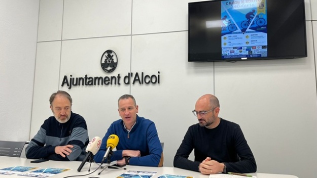 Julián Camarasa, Alberto Belda i Javier Pereda en roda de premsa