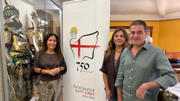 Lorena Zamorano, Paco García y Carla Julià en El Museu Alcoià de la Festa