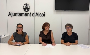 Lorena Zamorano, Belén Jordá i Clara Aura en roda de premsa
