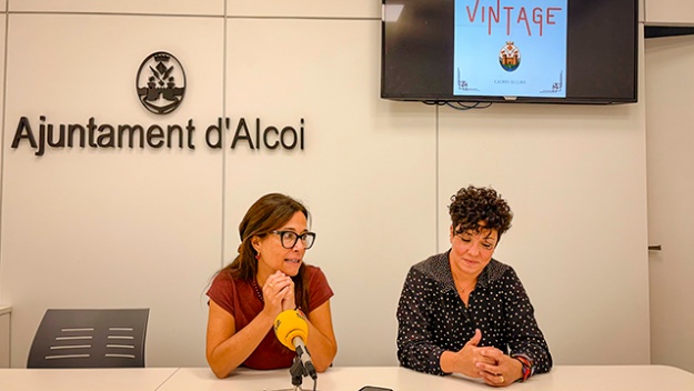 Lorena Zamorano i Glòria Segura en roda de premsa
