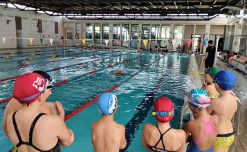 xiquets i xiquetes en el Curs Natació CEM Eduardo Latorre