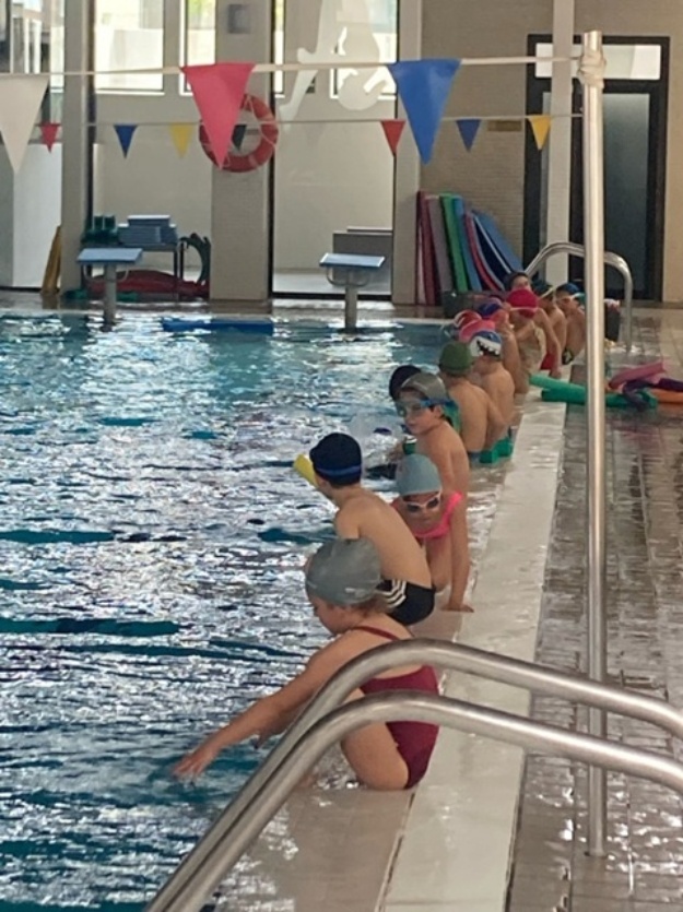 Xiquets i Xiquetes en la piscina en l'edició de l'any passat