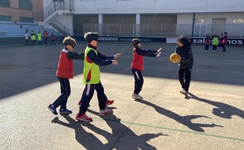 xiquets i xiquets en le Escoles Poliesportives d’Iniciació