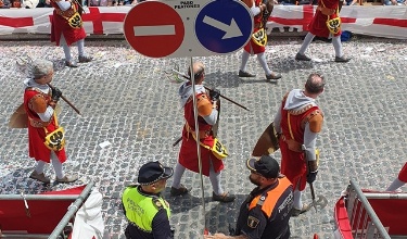 Protección Civil y Policía Local controlan un paso en Fiestas