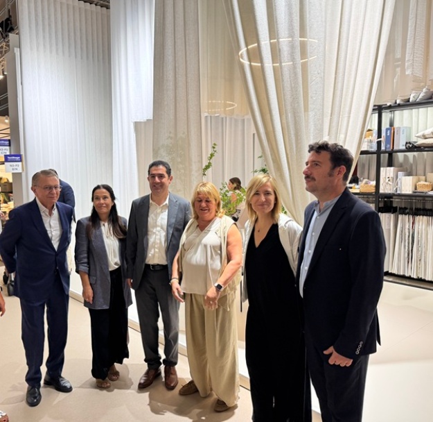 Representació de l'Ajuntament  d'Alcoi en la visita institucional a la Fira Textihogar