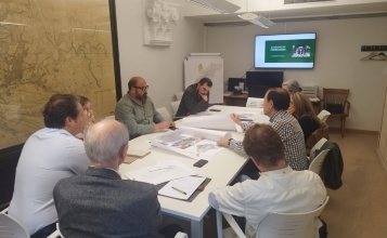 Grups municipals i tècnics reunits en la presentació del nou Catàleg