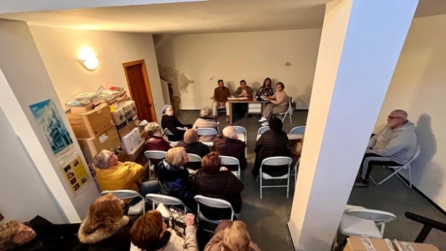 Reunió de representants muncipals amb veïnat del Centre