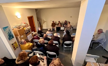 Reunió de representants muncipals amb veïnat del Centre