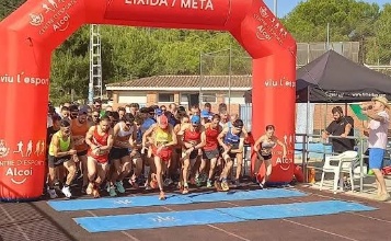 ixida de carrera en la pista d'atletisme