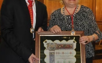 Toni Francés amb Isabel-Clara Simó vertical