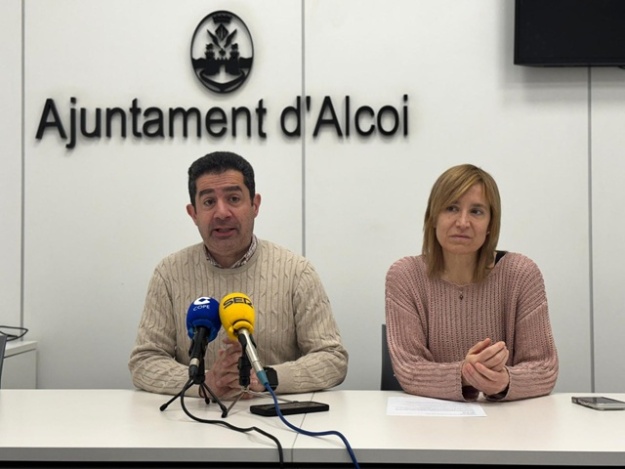 Toni Francés i Elisa Guillem en roda de premsa