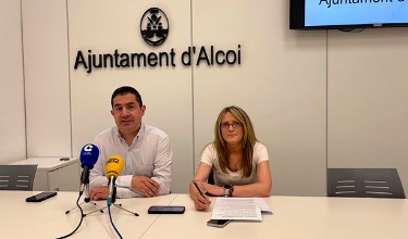 Toni Francés i Vanessa Moltó a la roda de premsa