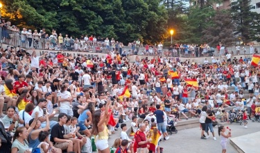 Auditorio Amando Blanquer en el partido de cuartos de final de la selección española de fútbol abarrotado de gente