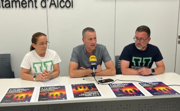 regidor Alberto Belda i representants del club carmelites vedrunaen roda de premsa