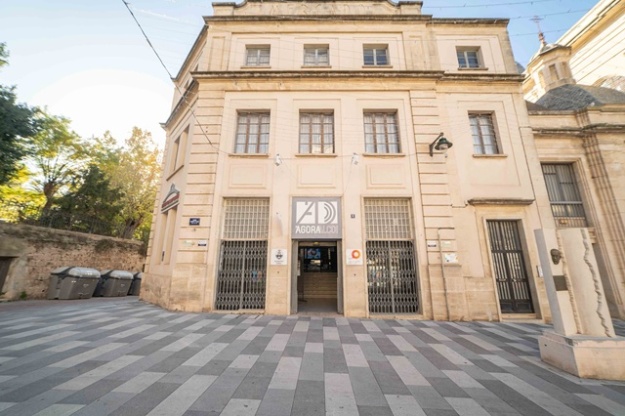 Façana de l'edifici Àgora