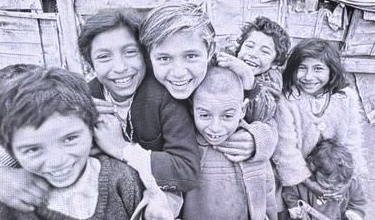 Fotografia de xiquets gitanos en els anys 70