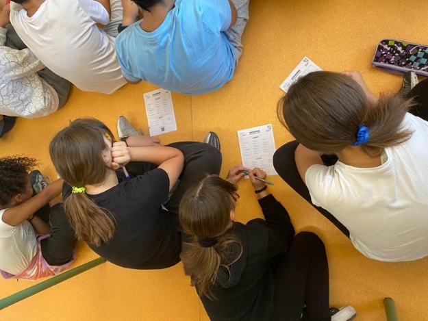 xiquets i xiquetes  escrivint propostes pressupostos participatius infància (3)
