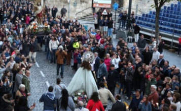 Processó dels Xiulitets vista des d'un balcó