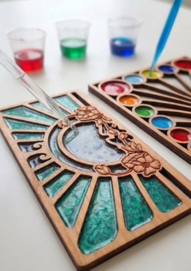 Rèplica en miniatura d'un vitrall de la Casa del Pavo