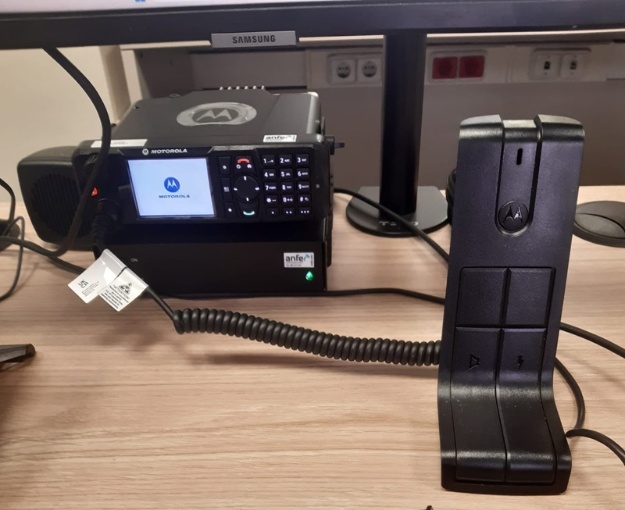 Nou terminal de ràdio TETRA de la policia local